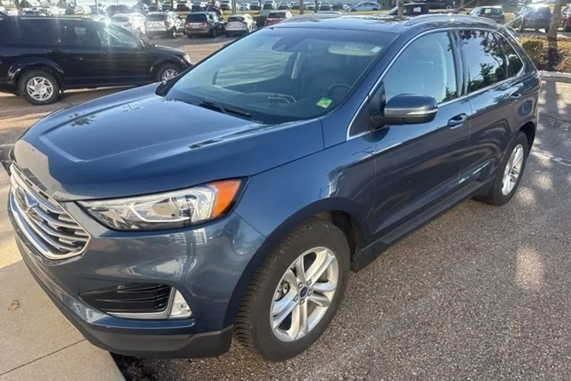 2019 Ford Edge SEL photo 1