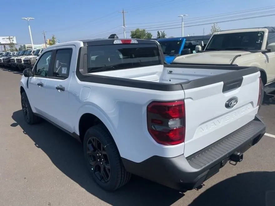 2025 Ford Maverick XLT photo 1