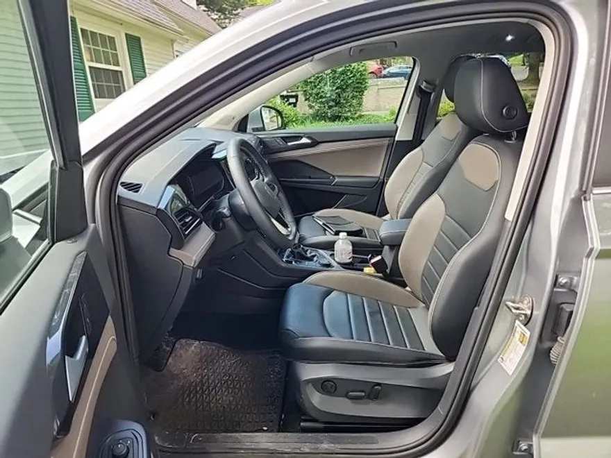 2022 Volkswagen Taos SEL photo 1