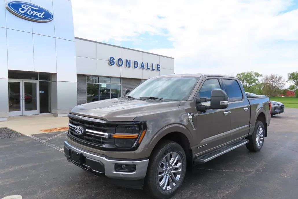 2025 Ford F-150 XLT photo 1