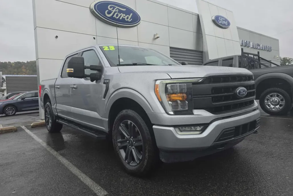 2023 Ford F-150 Lariat photo 1