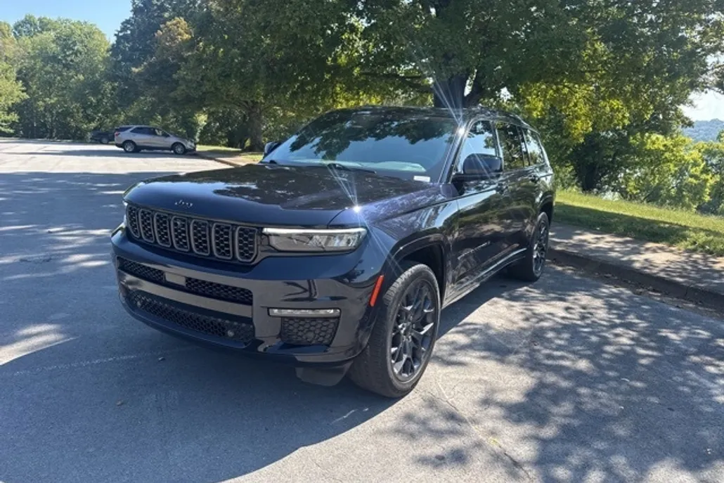 2024 Jeep Grand Cherokee L Summit photo 1