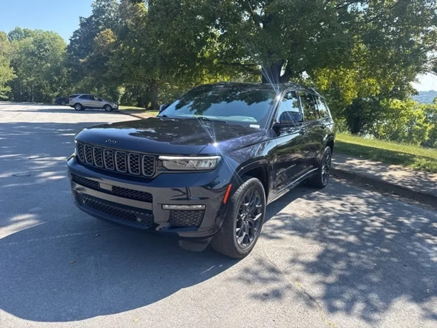 2024 Jeep Grand Cherokee L Summit photo 1