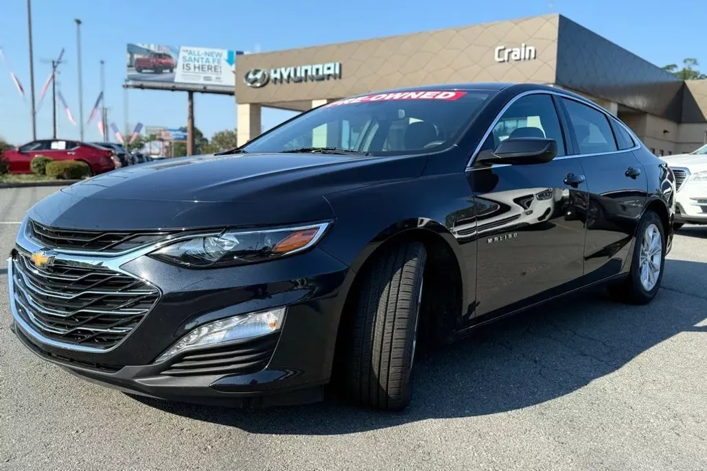 2023 Chevrolet Malibu 1LT photo 1