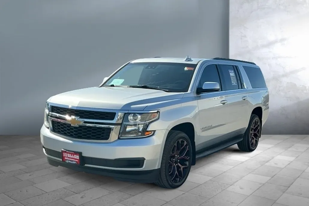 2020 Chevrolet Suburban LT photo 1