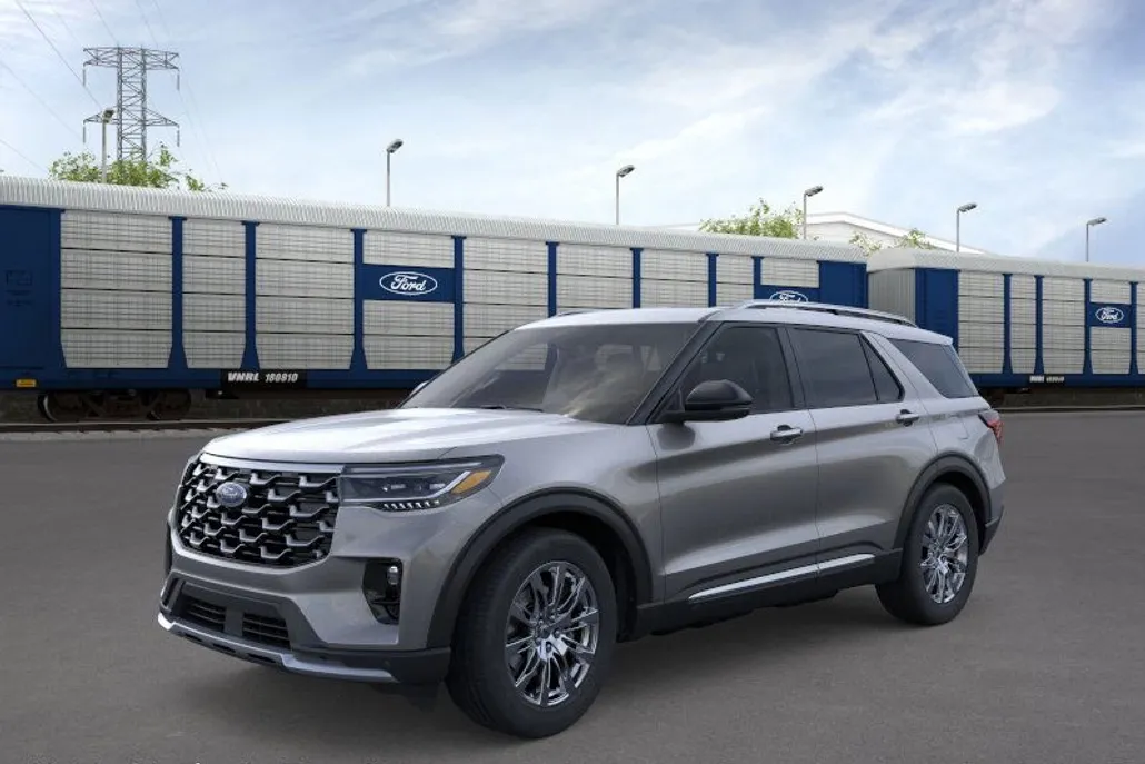 2025 Ford Explorer Platinum photo 1