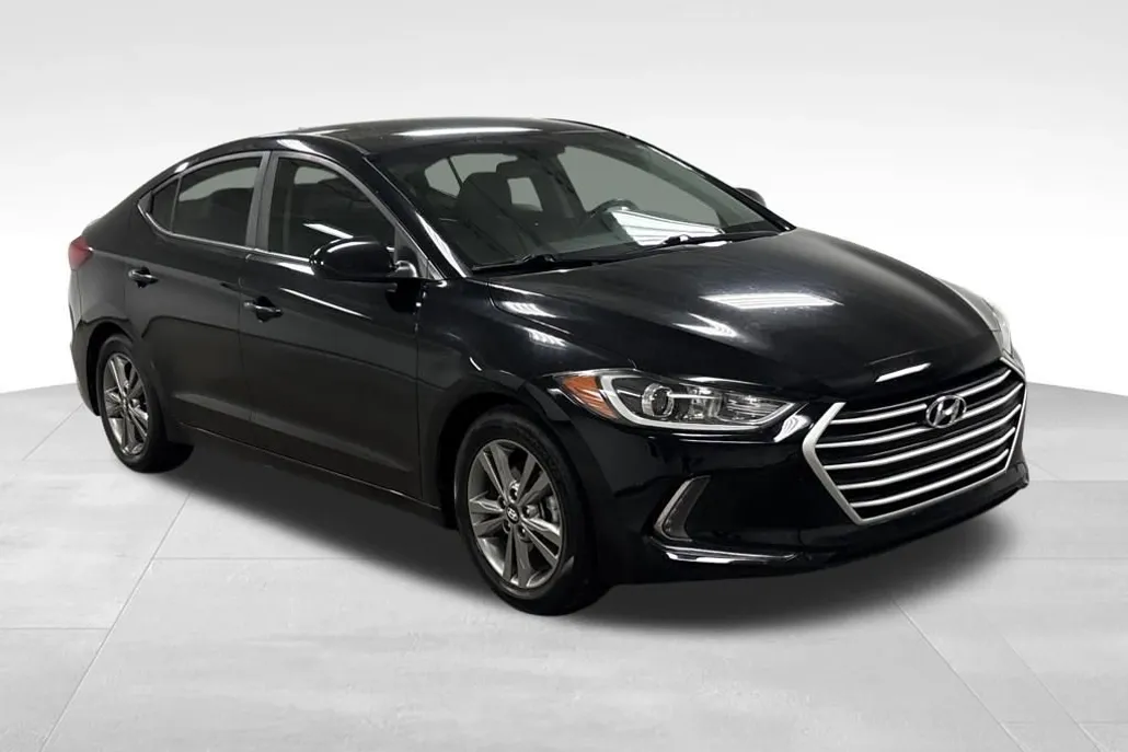 2017 Hyundai Elantra SE photo 1