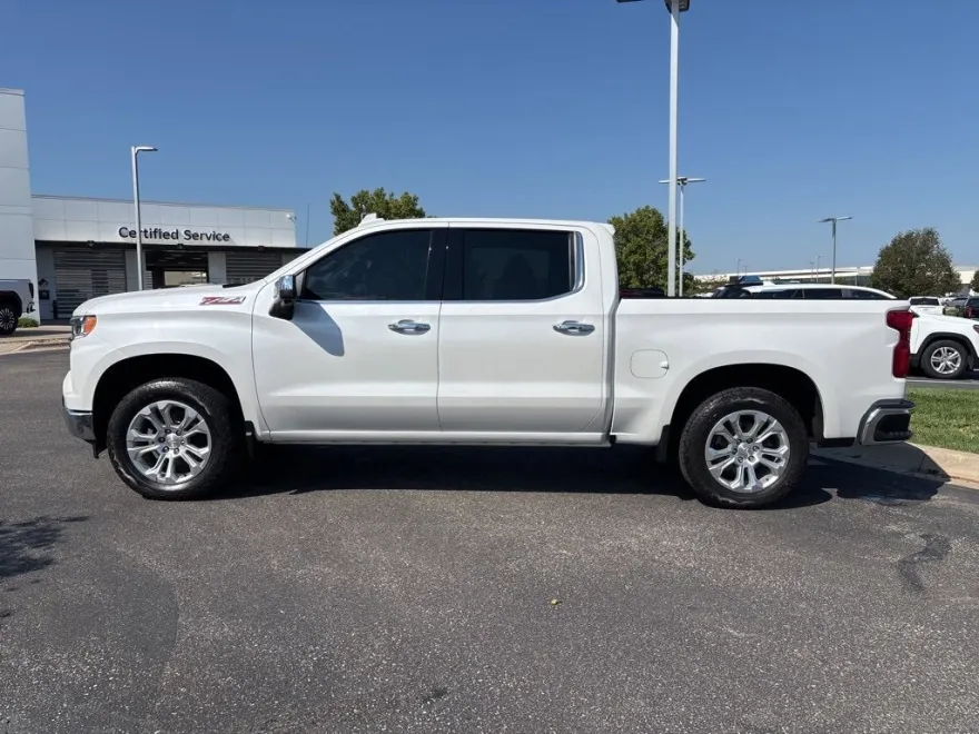2023 Chevrolet Silverado 1500 LTZ photo 1