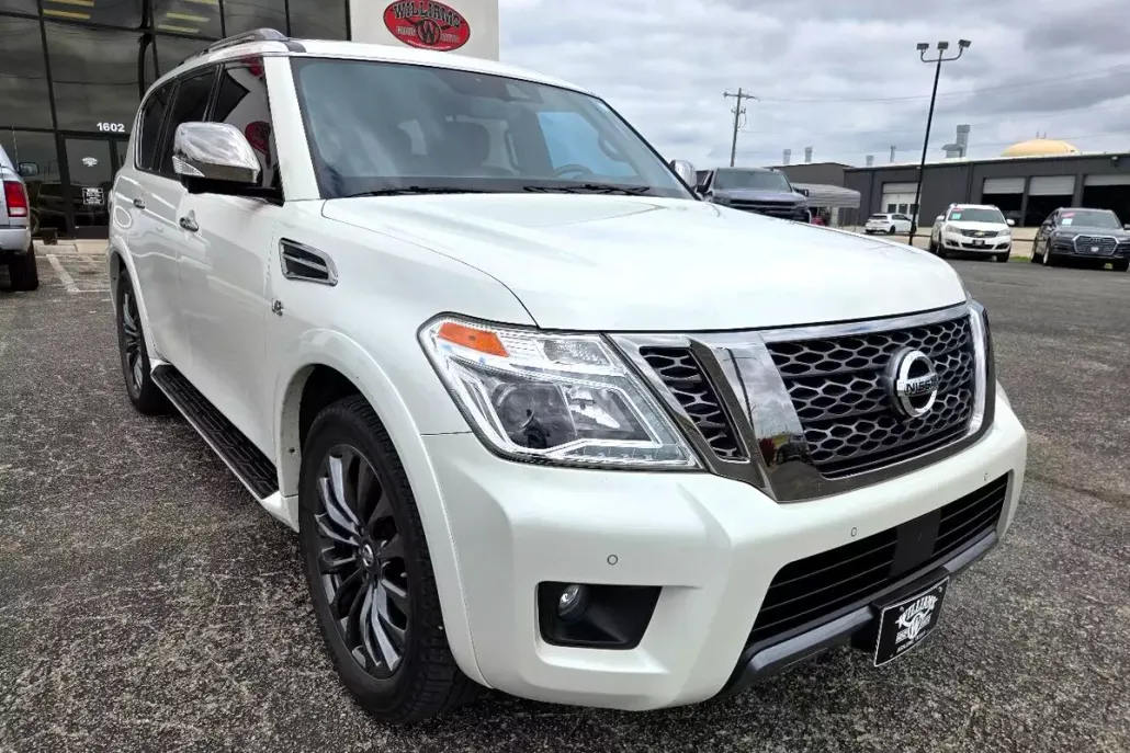 2020 Nissan Armada Platinum photo 1