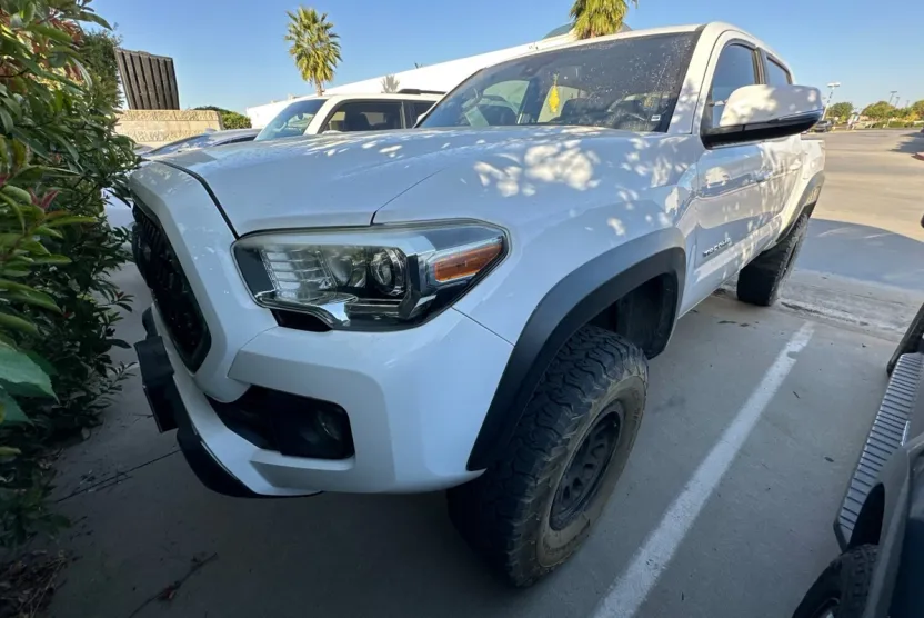 2018 Toyota Tacoma SR5 photo 1