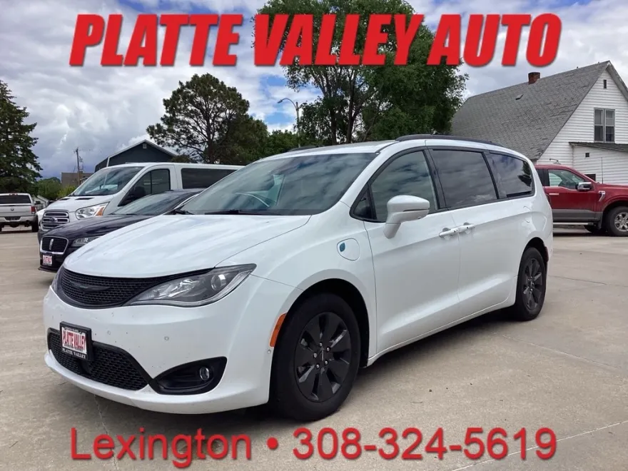 2020 Chrysler Pacifica Hybrid Limited photo 1