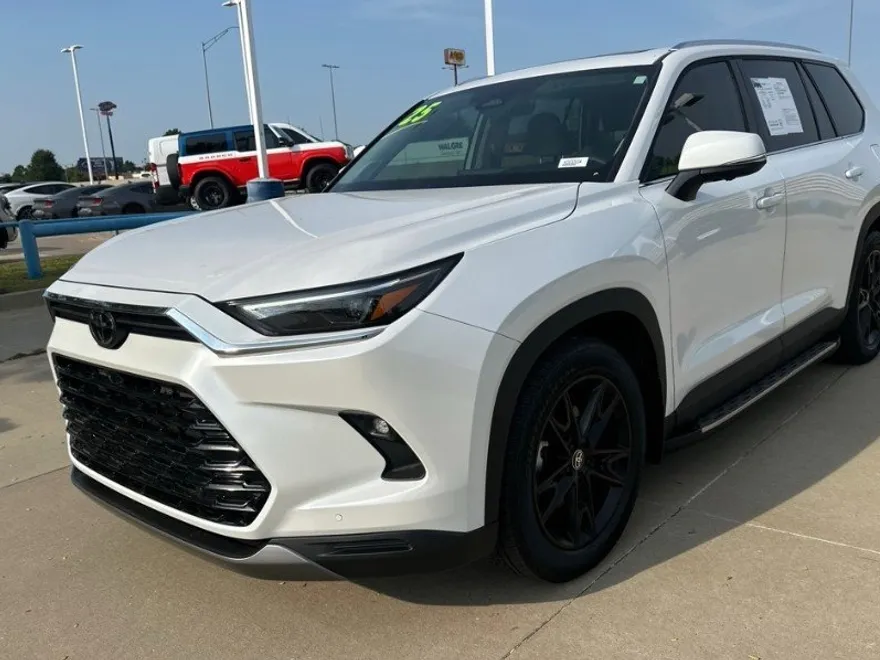 2025 Toyota Grand Highlander Hybrid Limited Sport photo 1