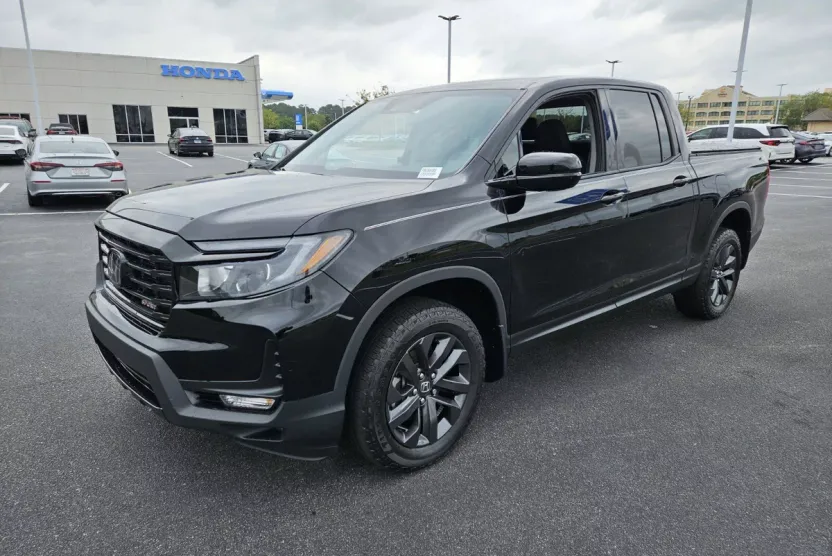 2023 Honda Ridgeline Sport photo 1