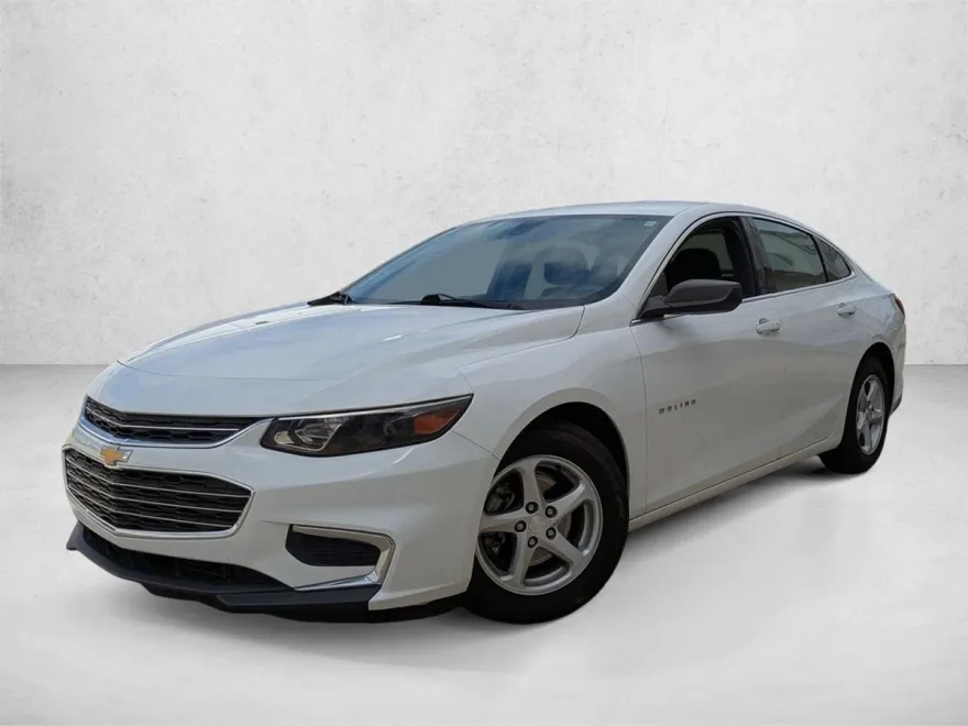 2018 Chevrolet Malibu LS photo 1