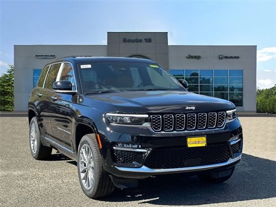 2025 Jeep Grand Cherokee Summit photo 1