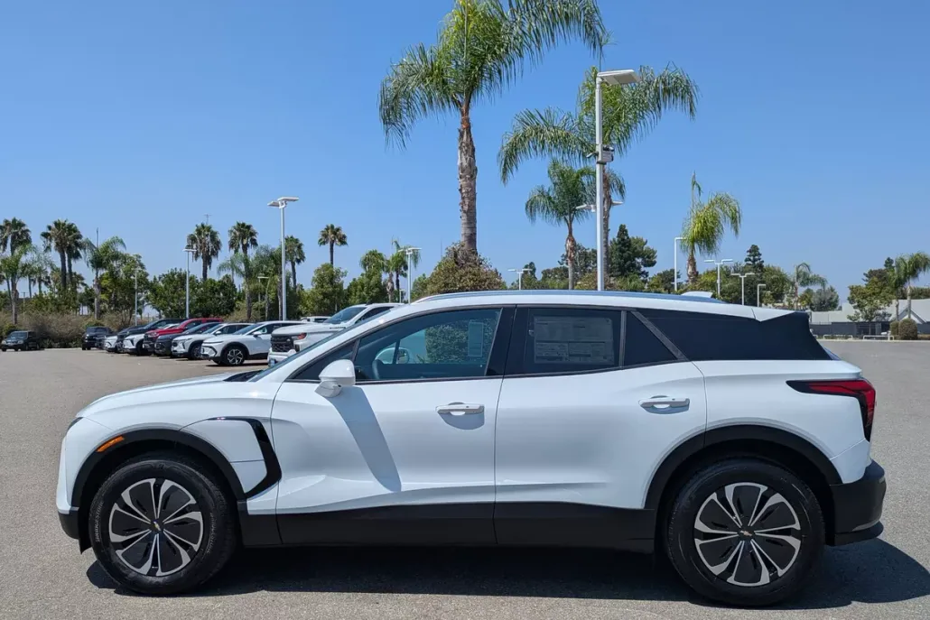 2025 Chevrolet Blazer EV photo 1