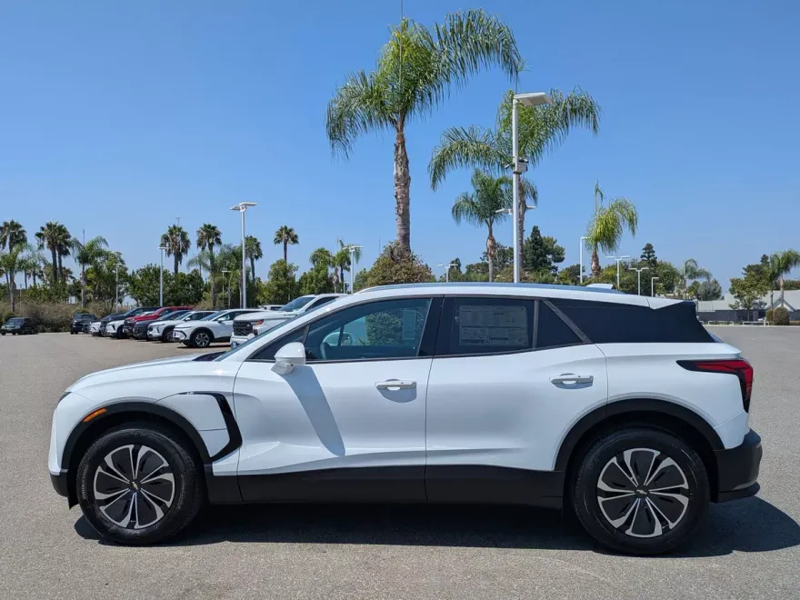 2025 Chevrolet Blazer EV photo 1