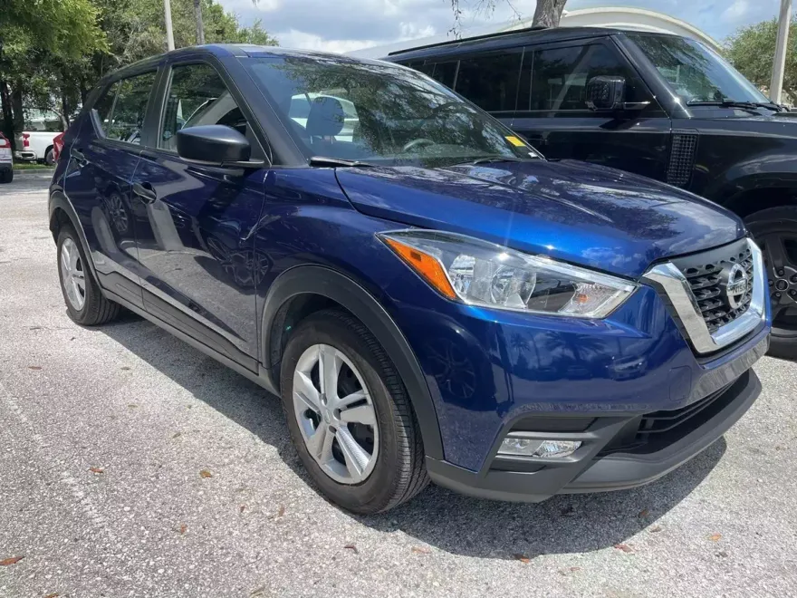 2019 Nissan Kicks S photo 1