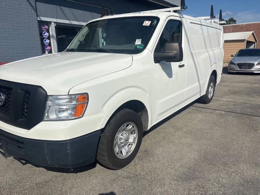2018 Nissan NV2500 HD S photo 1