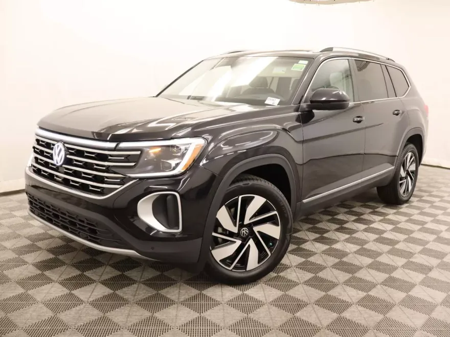 2025 Volkswagen Atlas SEL photo 1