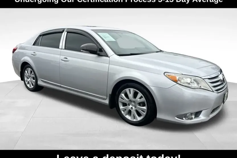 2011 Toyota Avalon Base photo 1