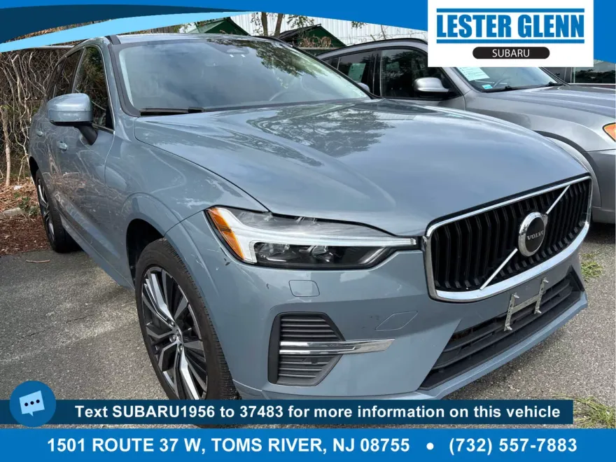 2022 Volvo XC60 B5 Momentum photo 1