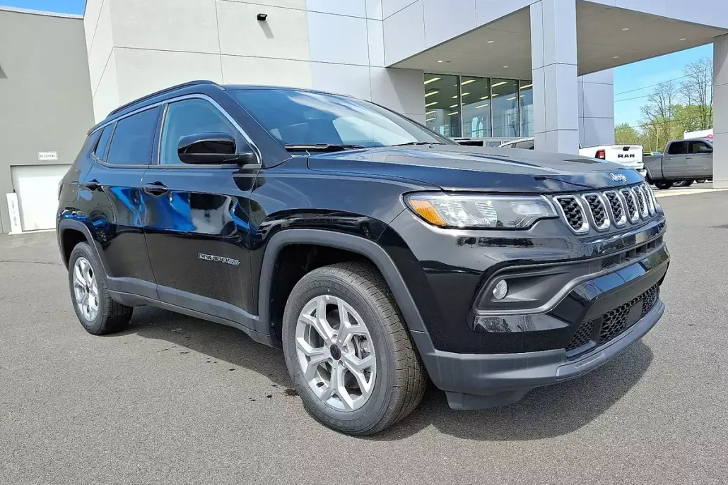 2025 Jeep Compass Latitude photo 1