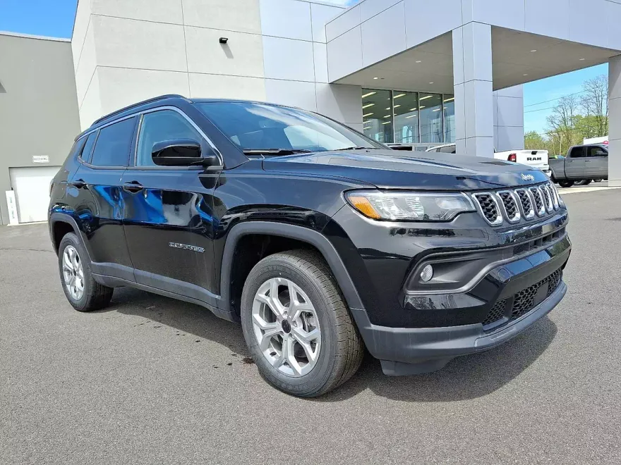 2025 Jeep Compass Latitude photo 1