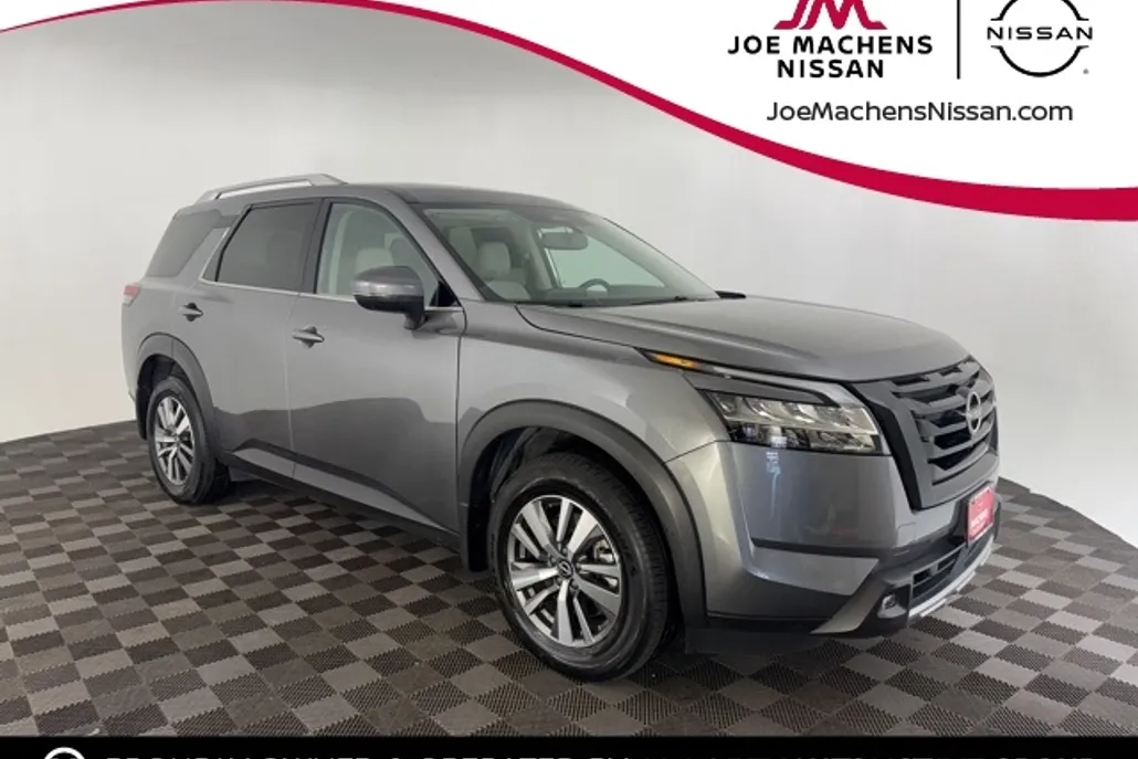 2022 Nissan Pathfinder SL photo 1
