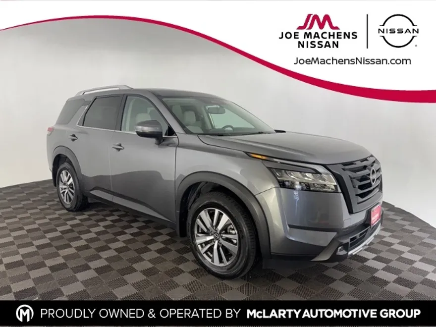 2022 Nissan Pathfinder SL photo 1