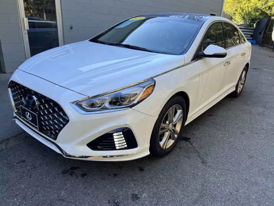 2019 Hyundai Sonata Limited photo 1