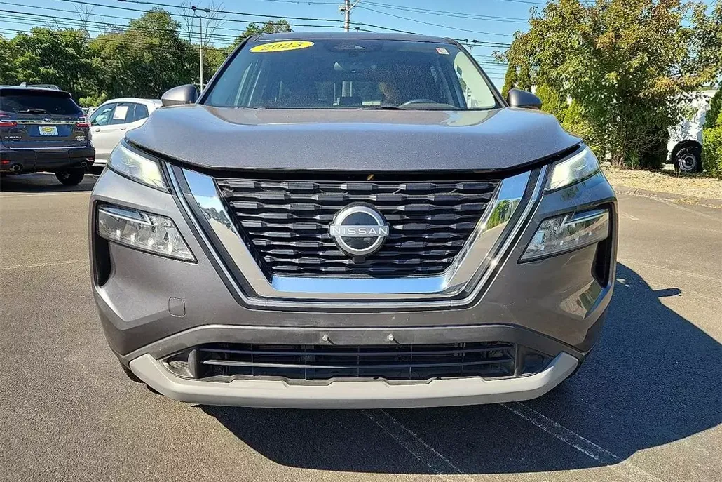 2023 Nissan Rogue SV photo 1