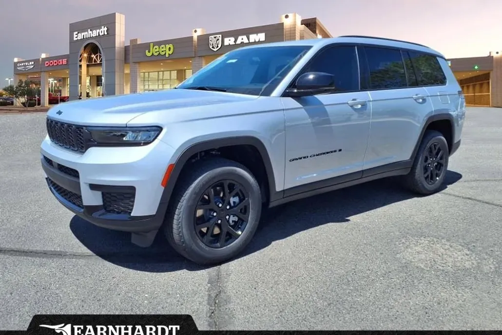 2025 Jeep Grand Cherokee Laredo Altitude photo 1