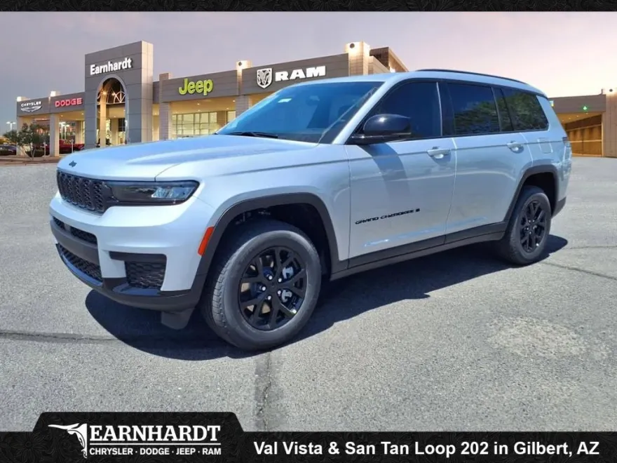 2025 Jeep Grand Cherokee Laredo Altitude photo 1