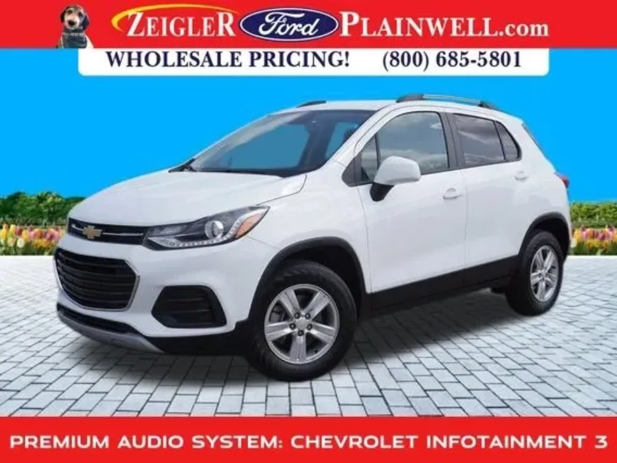 2022 Chevrolet Trax LT photo 1