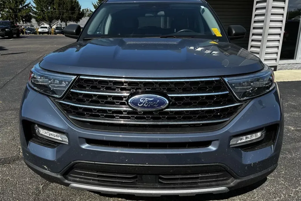 2021 Ford Explorer XLT photo 1