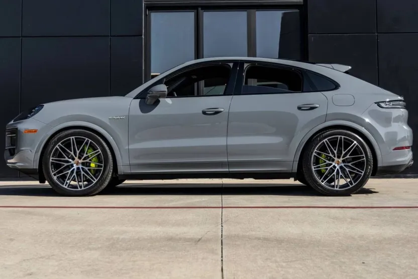2025 Porsche Cayenne E-Hybrid Coupe photo 1
