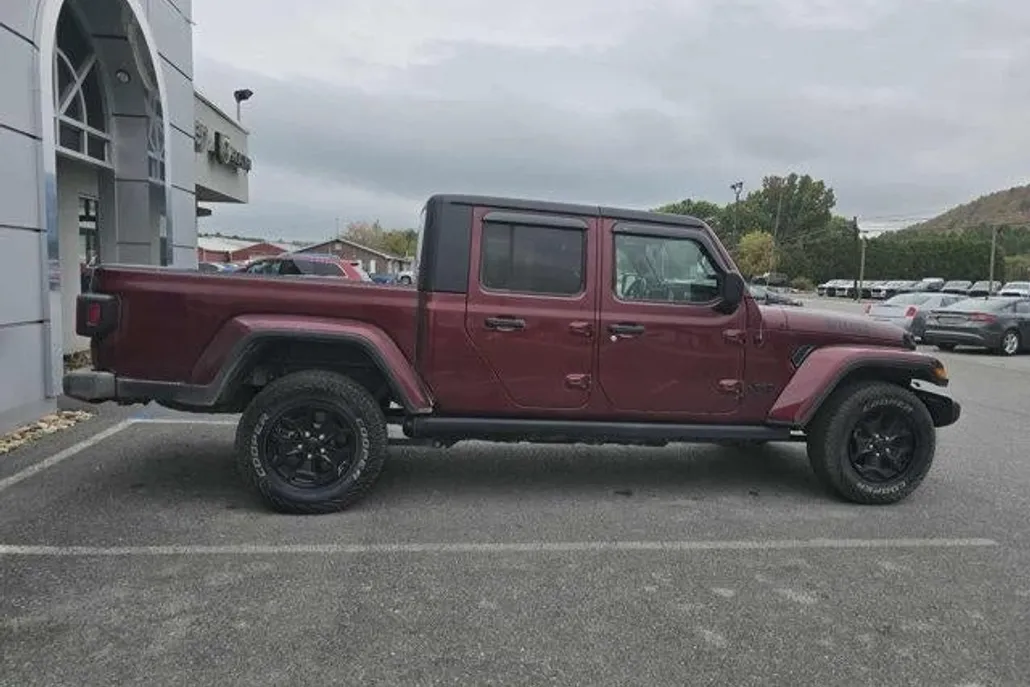2021 Jeep Gladiator Willys photo 1