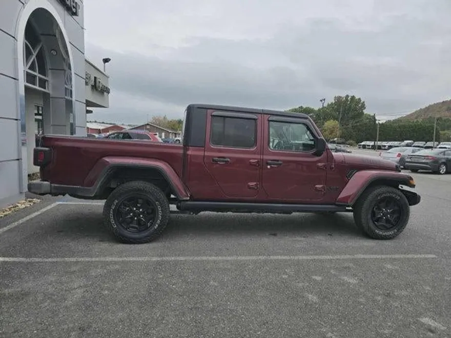 2021 Jeep Gladiator Willys photo 1