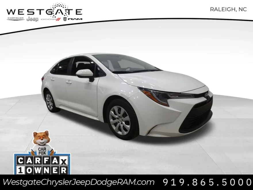 2023 Toyota Corolla LE photo 1