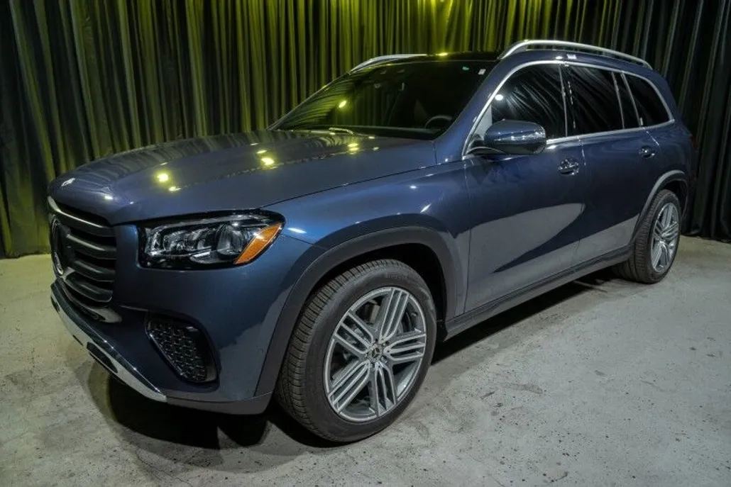 2025 Mercedes Benz GLS 450 photo 1
