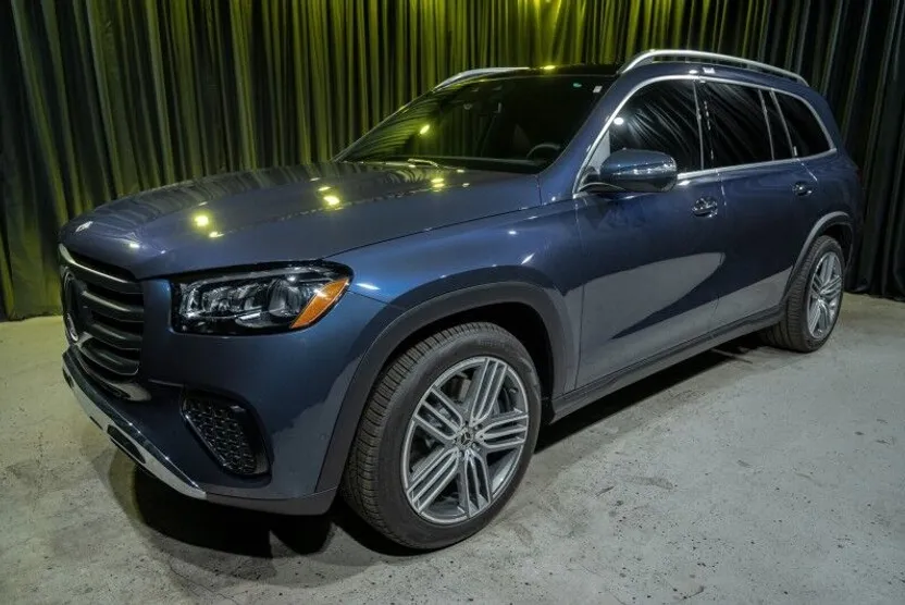 2025 Mercedes Benz GLS 450 photo 1