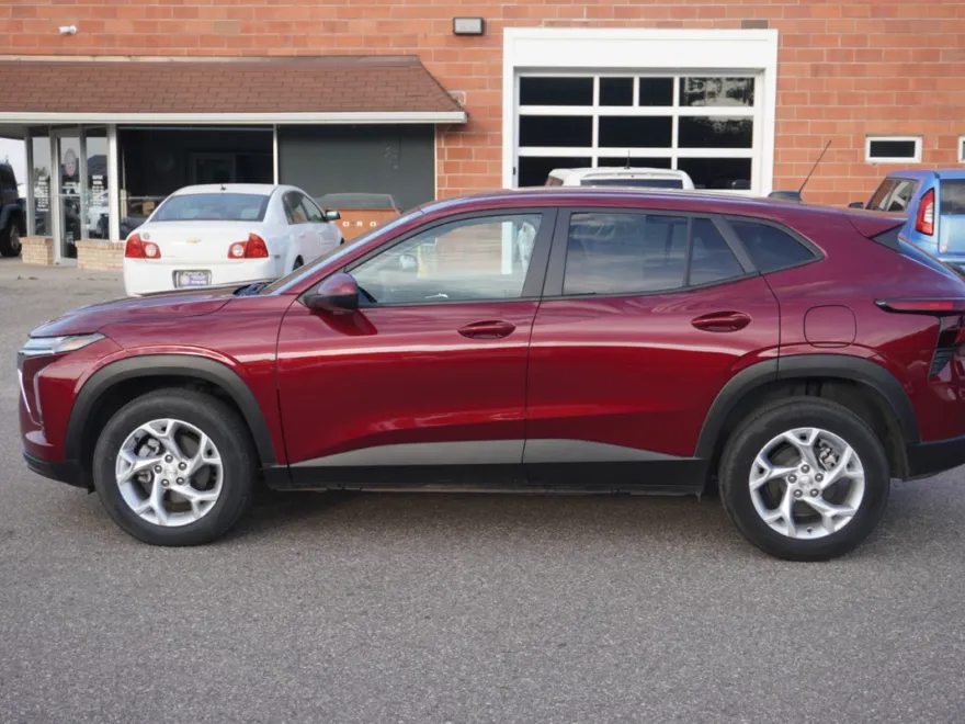 2024 Chevrolet Trax LS photo 1