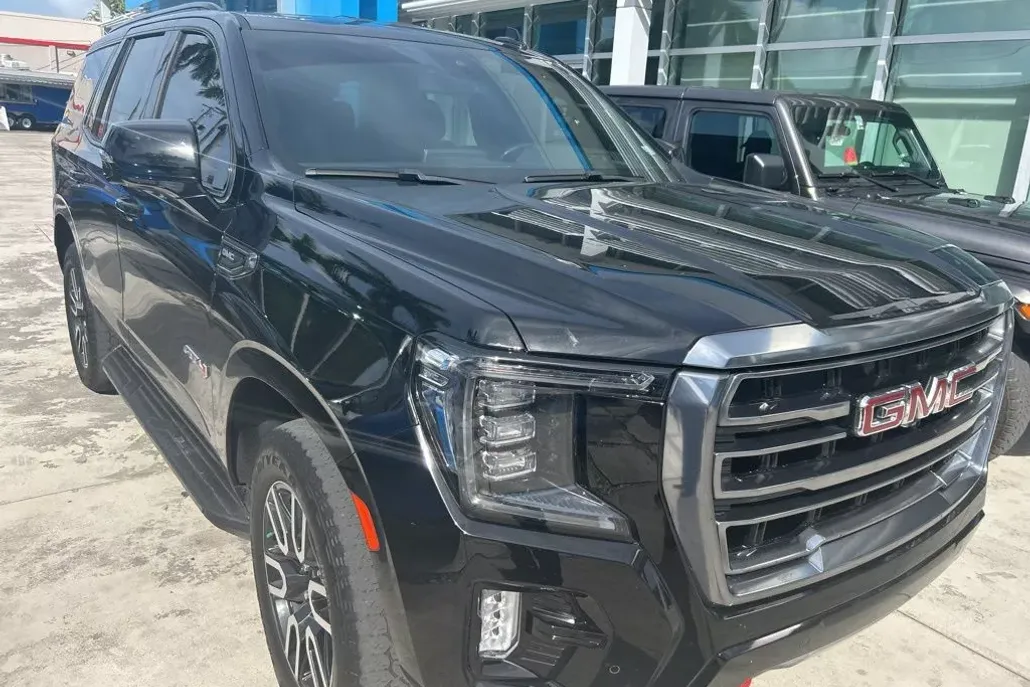 2023 Gmc Yukon AT4 photo 1