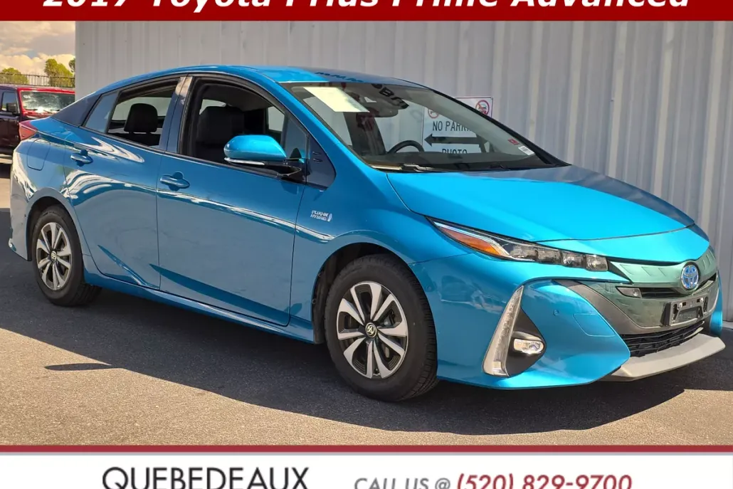 2017 Toyota Prius Prime Plus photo 1