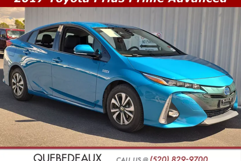 2017 Toyota Prius Prime Plus photo 1