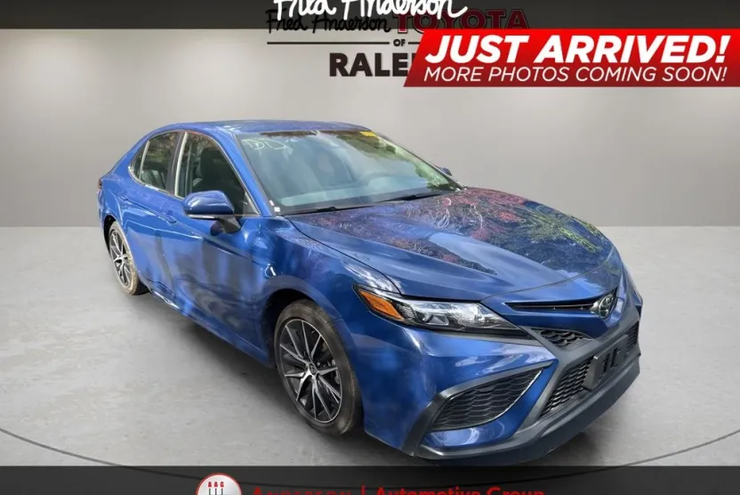2024 Toyota Camry SE photo 1