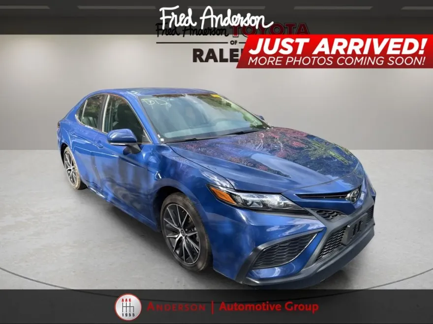 2024 Toyota Camry SE photo 1