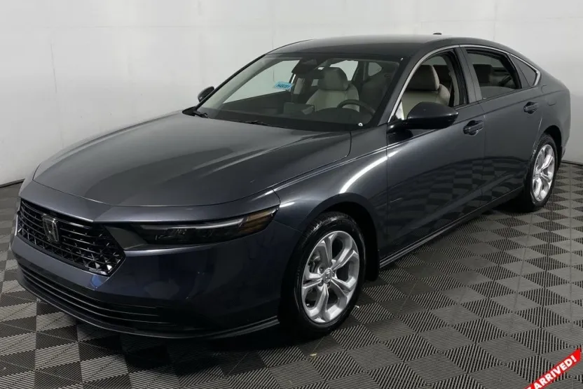 2025 Honda Accord LX photo 1