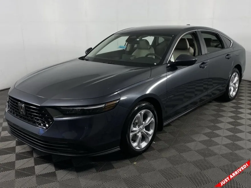 2025 Honda Accord LX photo 1